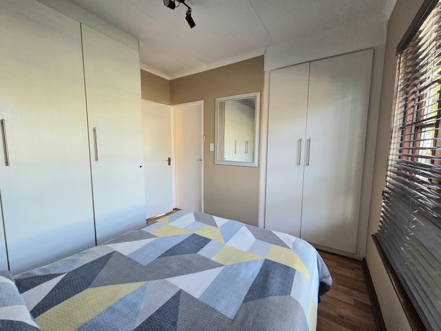 5 Bedroom Property for Sale in Noordwyk Gauteng