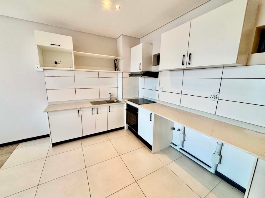 To Let 2 Bedroom Property for Rent in Illovo Gauteng