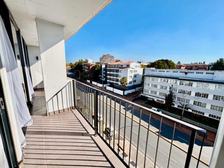 To Let 2 Bedroom Property for Rent in Illovo Gauteng