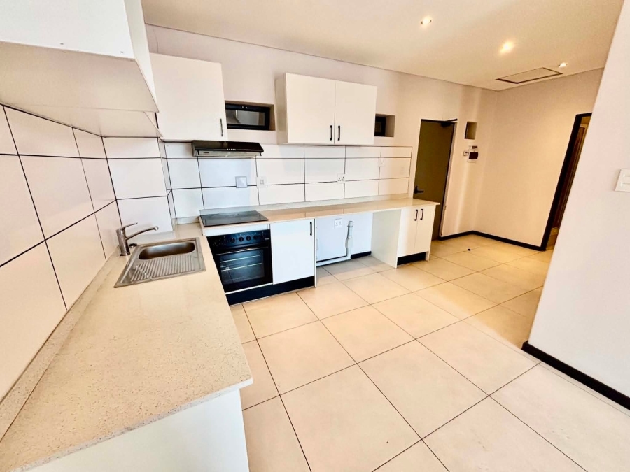 To Let 2 Bedroom Property for Rent in Illovo Gauteng