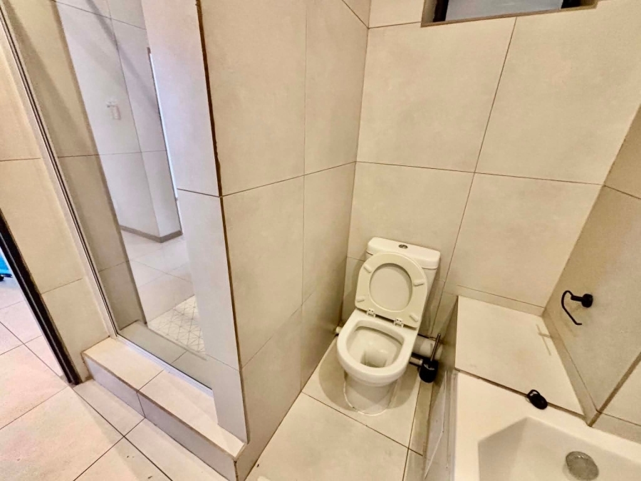 To Let 2 Bedroom Property for Rent in Illovo Gauteng