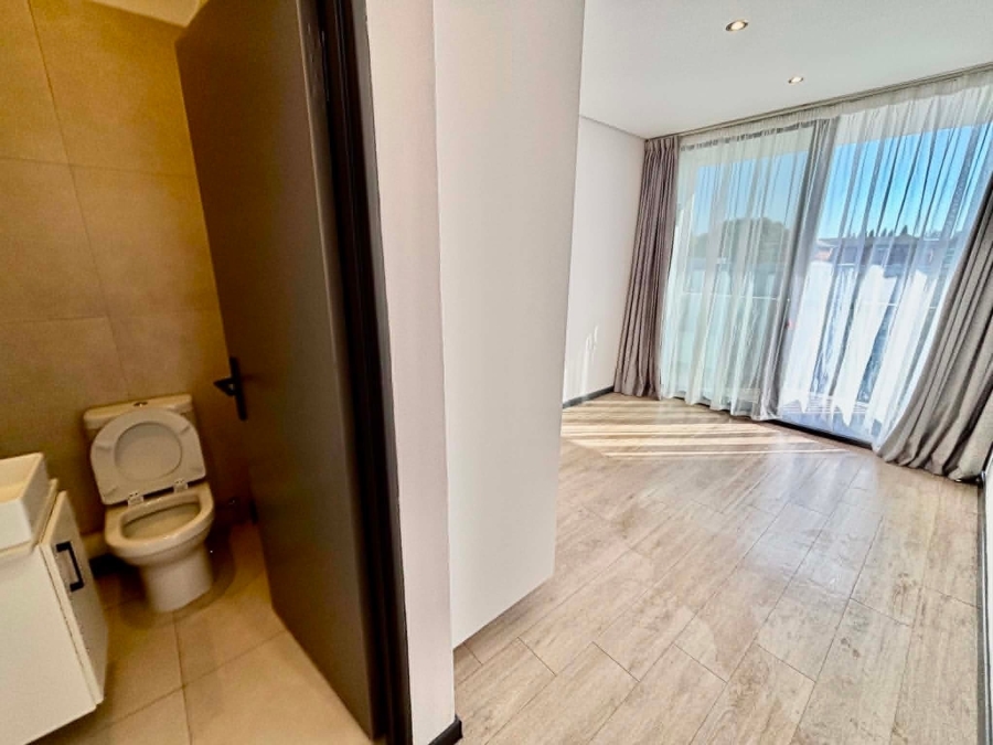 To Let 2 Bedroom Property for Rent in Illovo Gauteng
