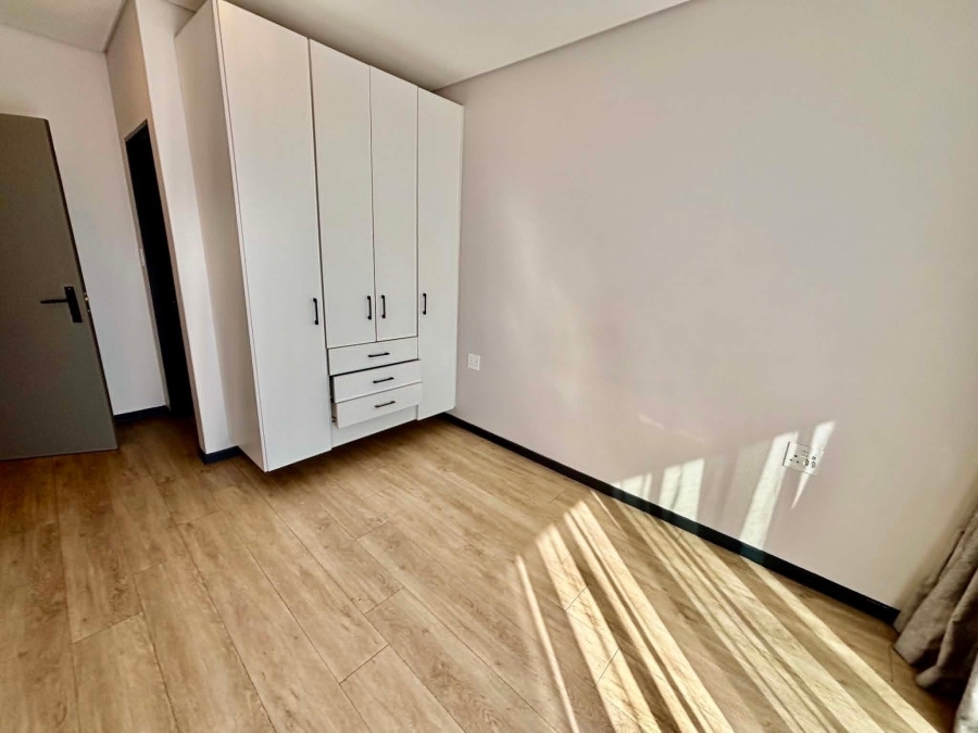 To Let 2 Bedroom Property for Rent in Illovo Gauteng