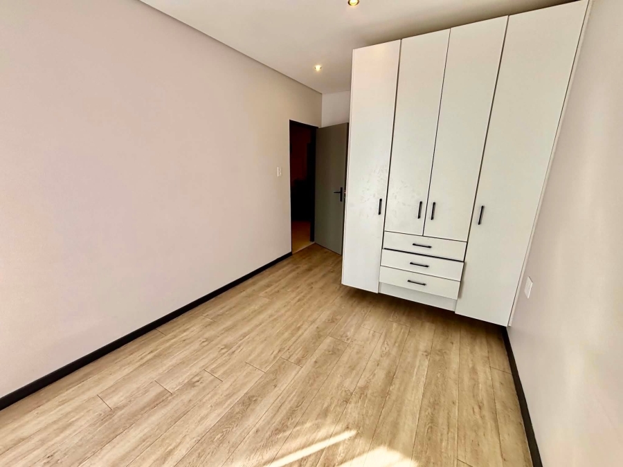 To Let 2 Bedroom Property for Rent in Illovo Gauteng