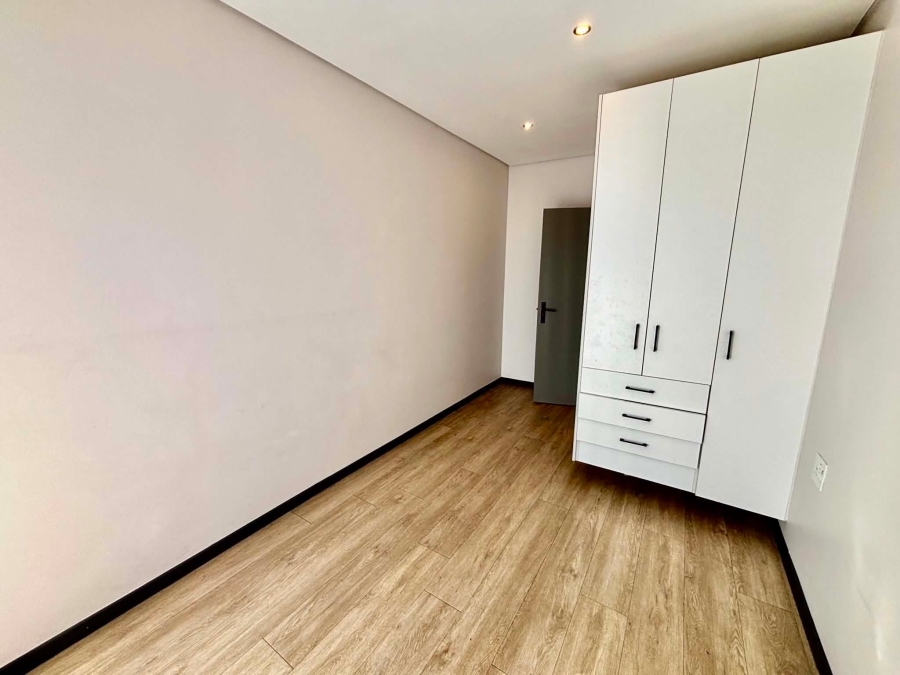 To Let 2 Bedroom Property for Rent in Illovo Gauteng