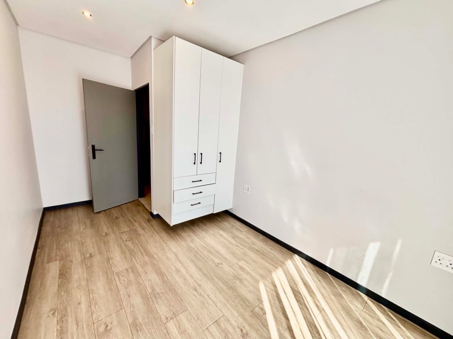 To Let 2 Bedroom Property for Rent in Illovo Gauteng