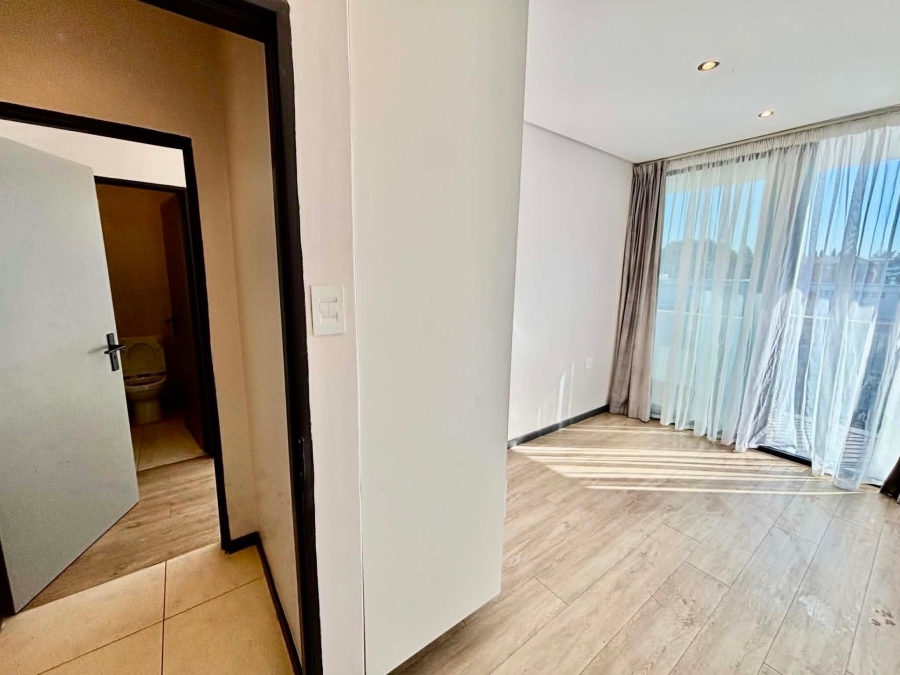 To Let 2 Bedroom Property for Rent in Illovo Gauteng