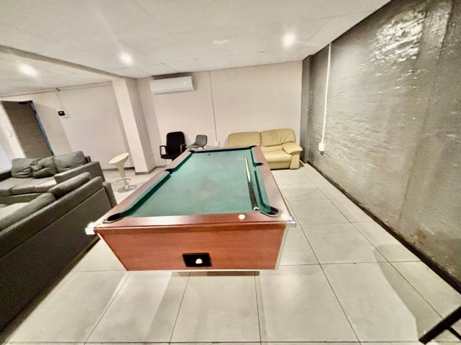 To Let 2 Bedroom Property for Rent in Illovo Gauteng