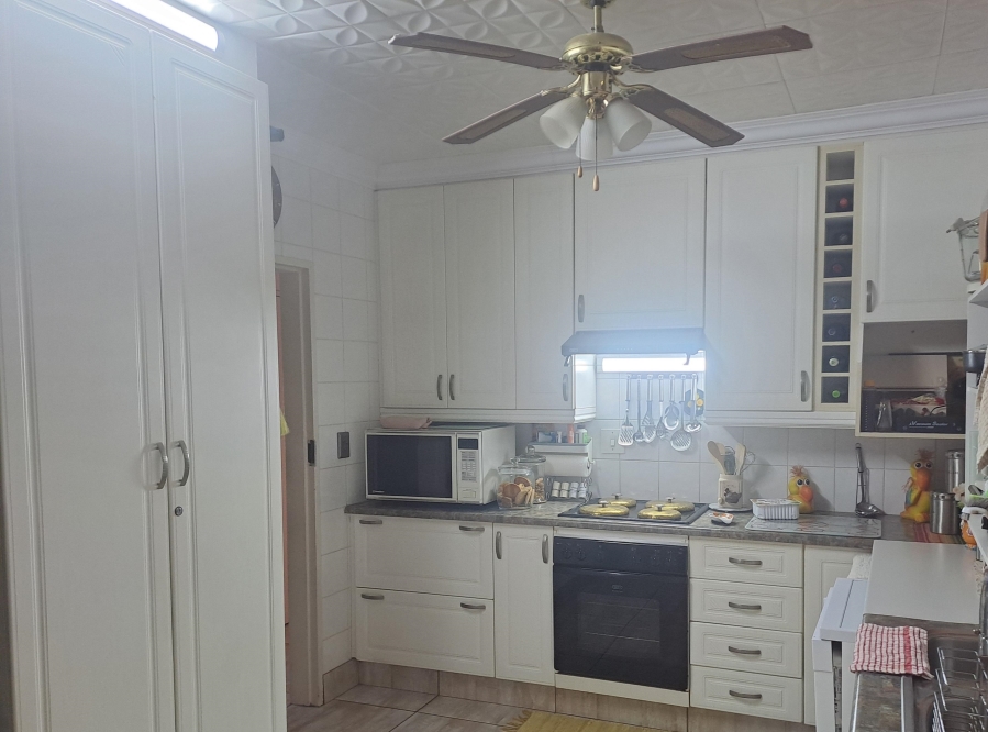 3 Bedroom Property for Sale in Kenmare Gauteng