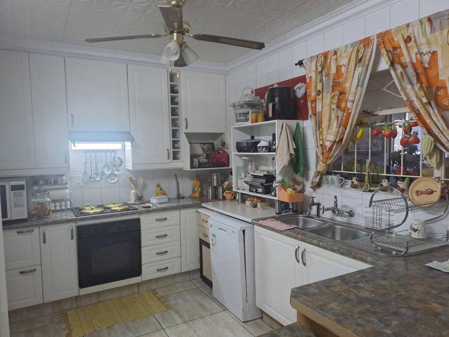 3 Bedroom Property for Sale in Kenmare Gauteng