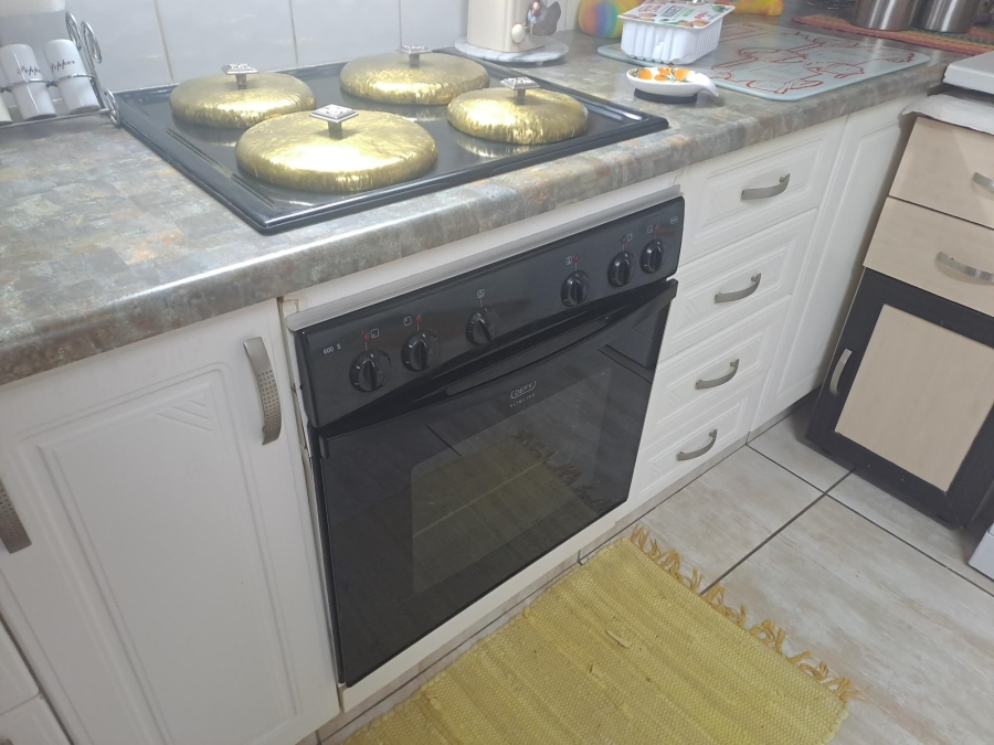 3 Bedroom Property for Sale in Kenmare Gauteng