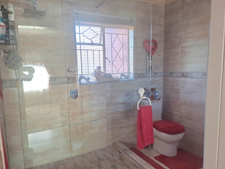 3 Bedroom Property for Sale in Kenmare Gauteng