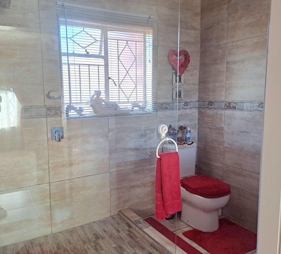 3 Bedroom Property for Sale in Kenmare Gauteng
