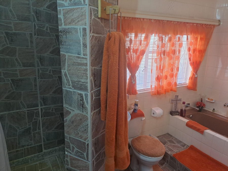 3 Bedroom Property for Sale in Kenmare Gauteng