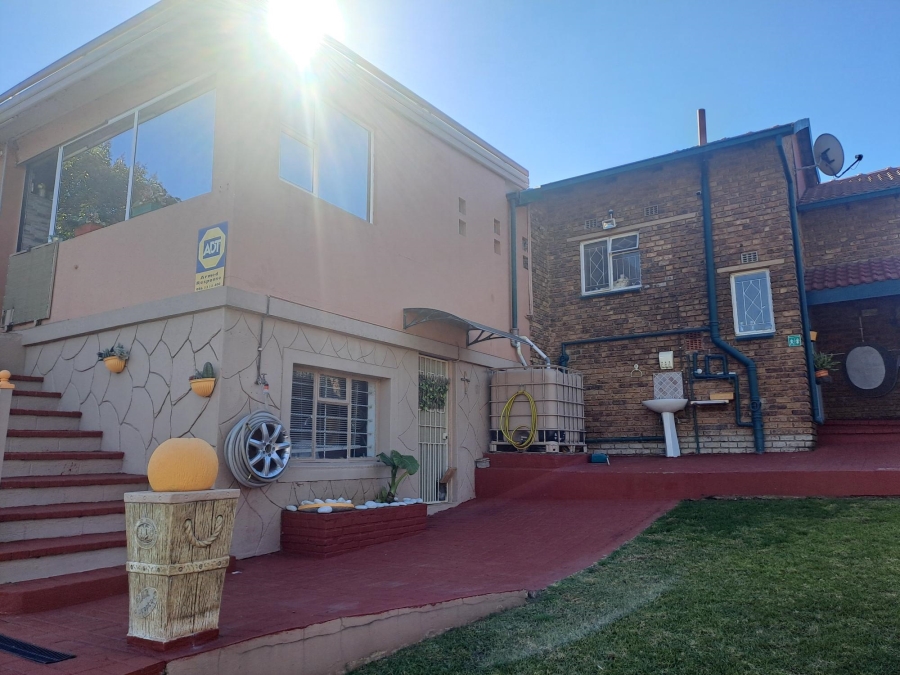 3 Bedroom Property for Sale in Kenmare Gauteng