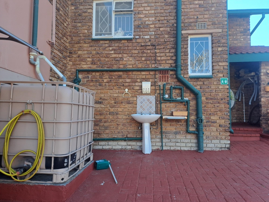3 Bedroom Property for Sale in Kenmare Gauteng