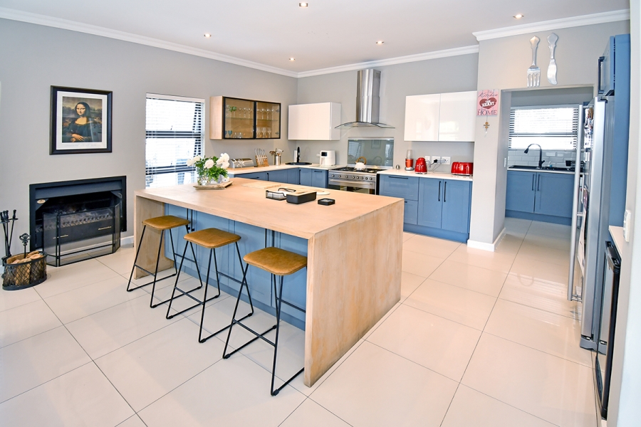 3 Bedroom Property for Sale in Broadacres Gauteng