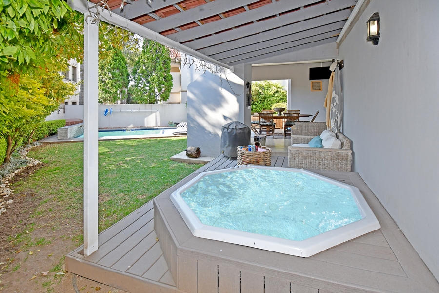 3 Bedroom Property for Sale in Broadacres Gauteng