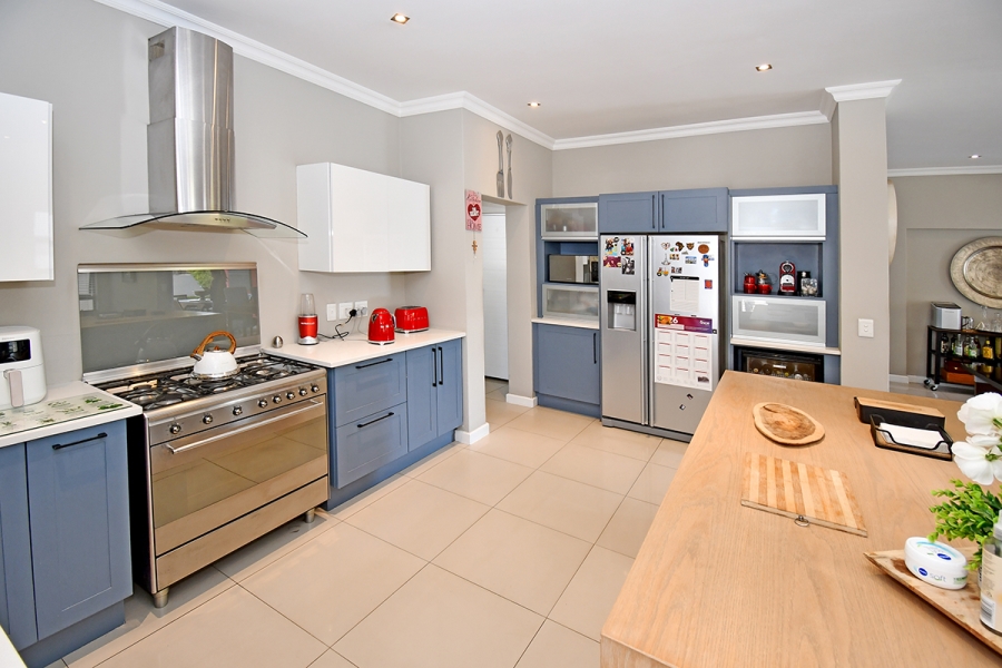 3 Bedroom Property for Sale in Broadacres Gauteng