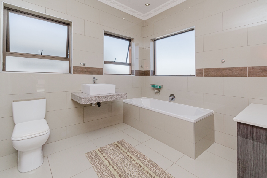 To Let 3 Bedroom Property for Rent in Cedar Creek Gauteng