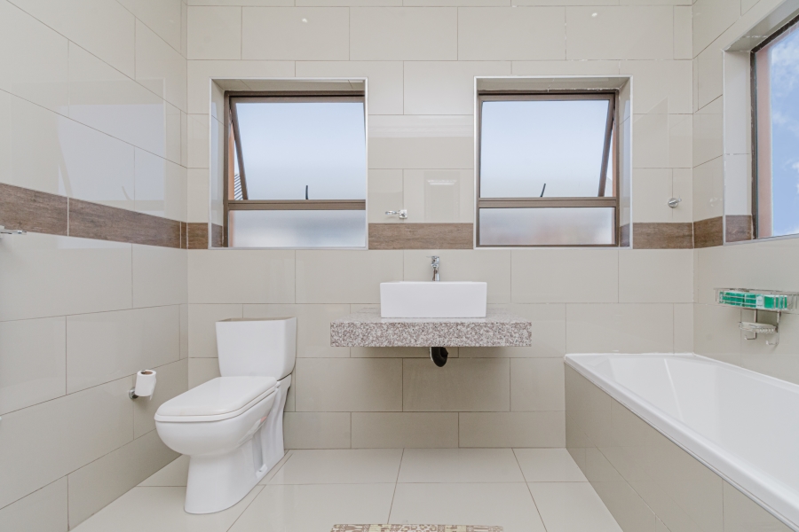 To Let 3 Bedroom Property for Rent in Cedar Creek Gauteng