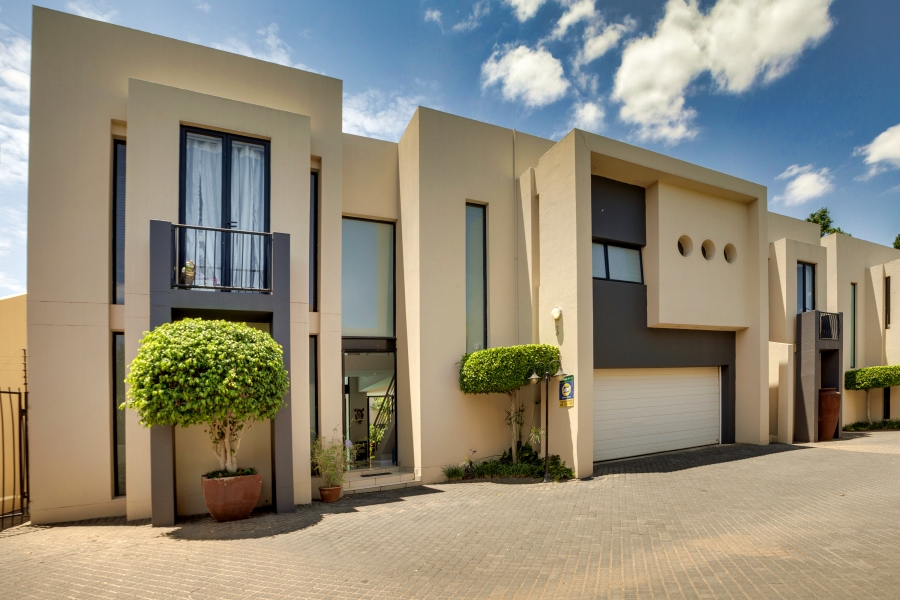 3 Bedroom Property for Sale in Bryanston Gauteng