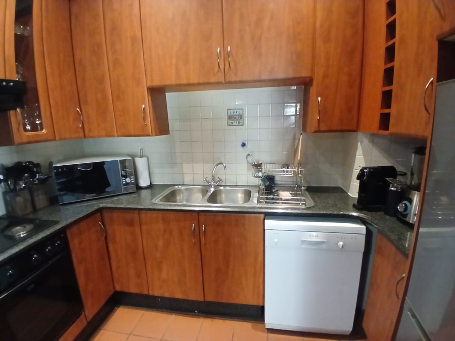 To Let 2 Bedroom Property for Rent in Bedfordview Gauteng