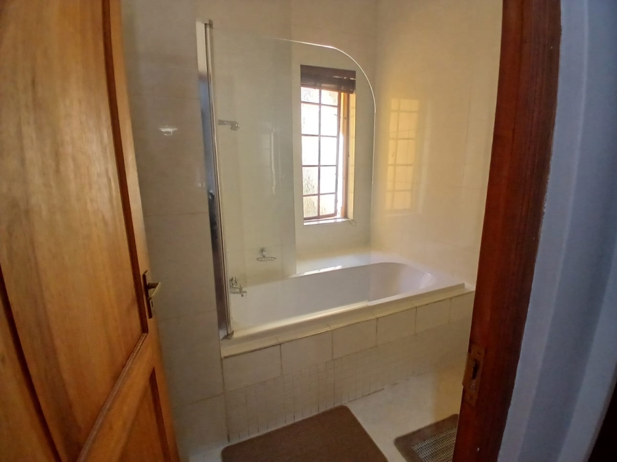 To Let 2 Bedroom Property for Rent in Bedfordview Gauteng