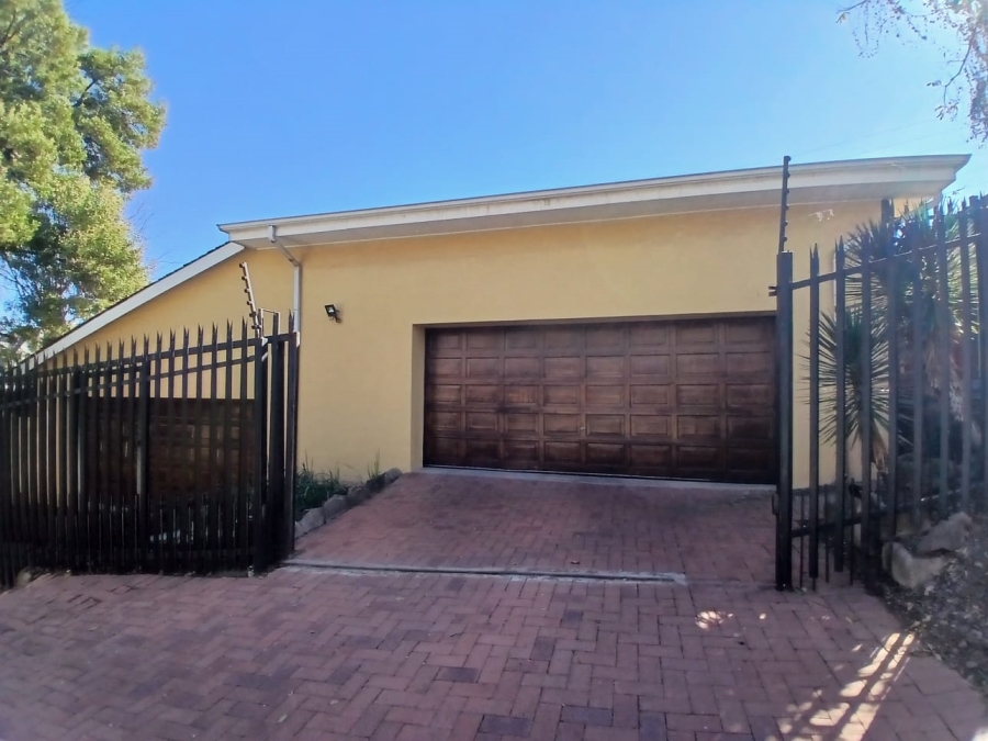 To Let 2 Bedroom Property for Rent in Bedfordview Gauteng