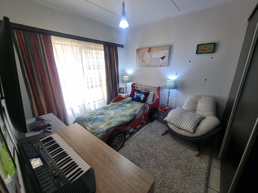 To Let 3 Bedroom Property for Rent in Oakdene Gauteng