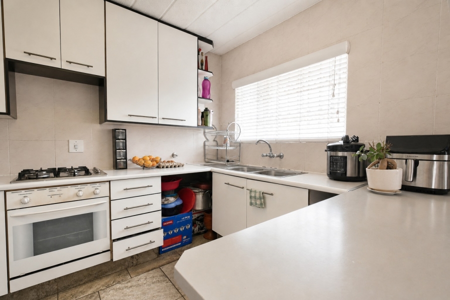 To Let 2 Bedroom Property for Rent in Bassonia Gauteng