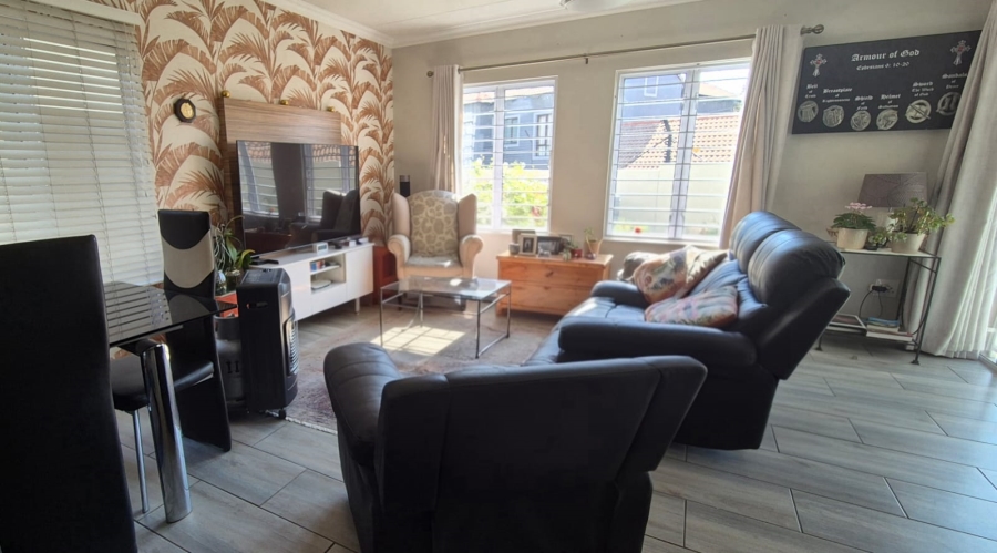 To Let 3 Bedroom Property for Rent in Broadacres Gauteng