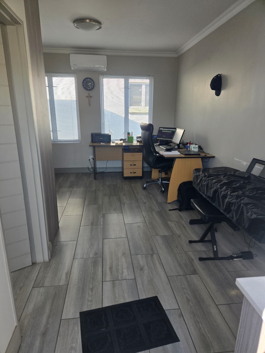 To Let 3 Bedroom Property for Rent in Broadacres Gauteng