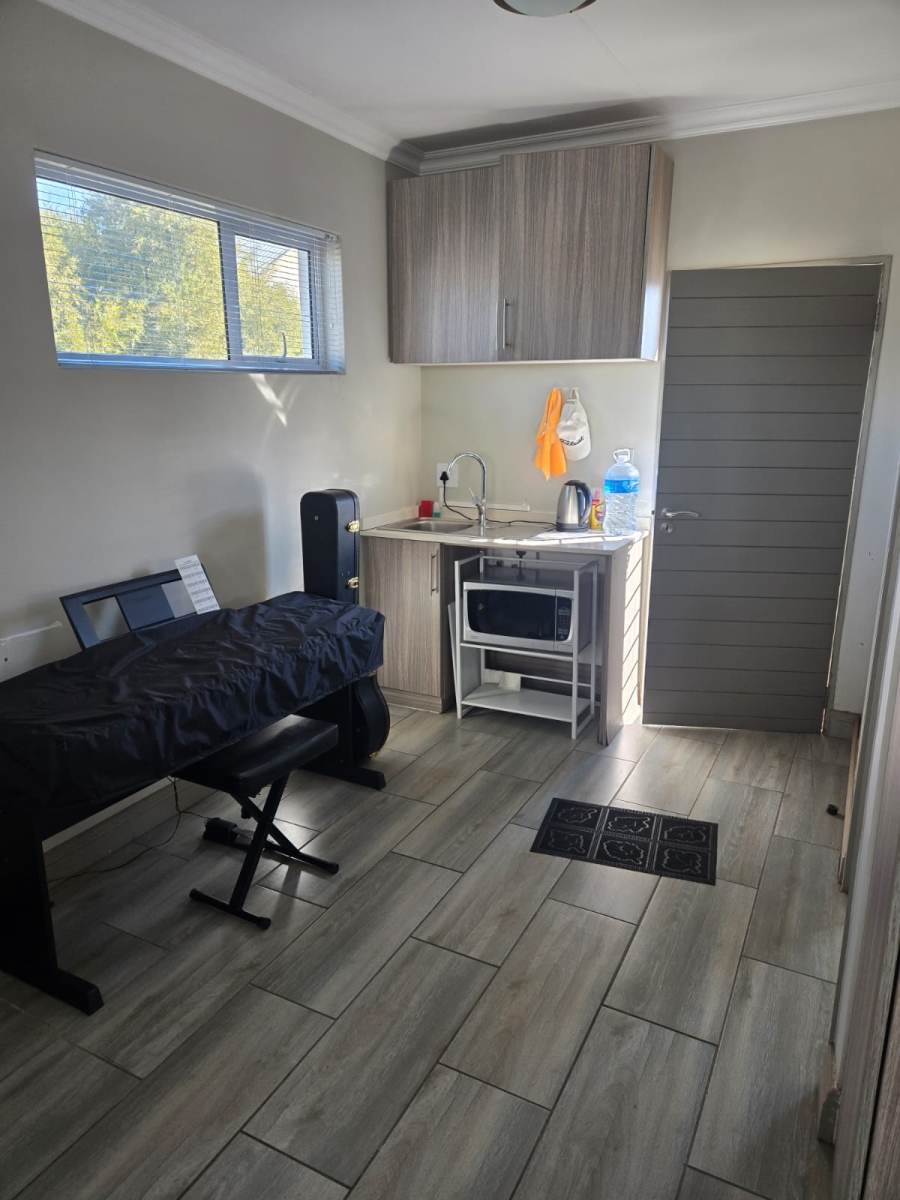 To Let 3 Bedroom Property for Rent in Broadacres Gauteng