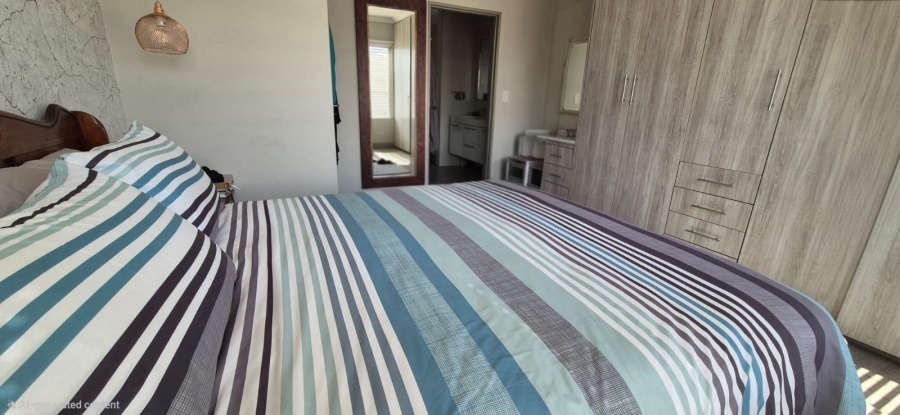 To Let 3 Bedroom Property for Rent in Broadacres Gauteng