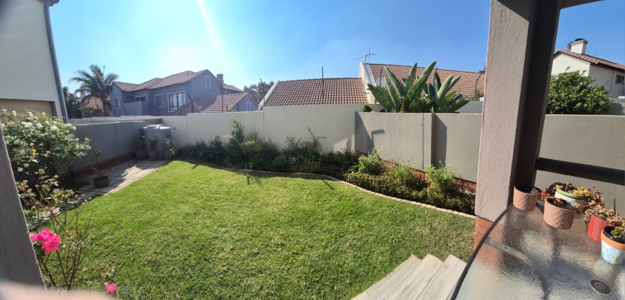 To Let 3 Bedroom Property for Rent in Broadacres Gauteng