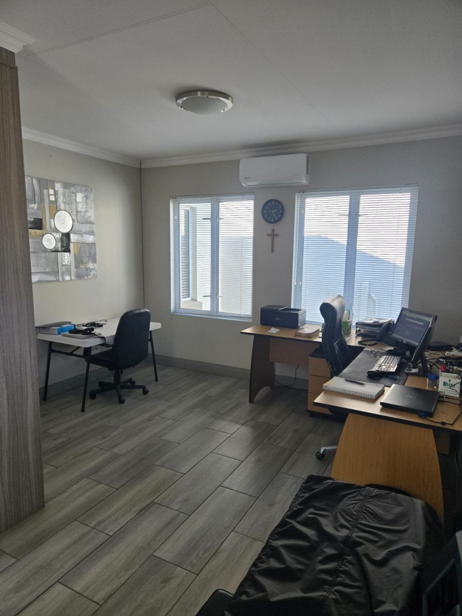 To Let 3 Bedroom Property for Rent in Broadacres Gauteng
