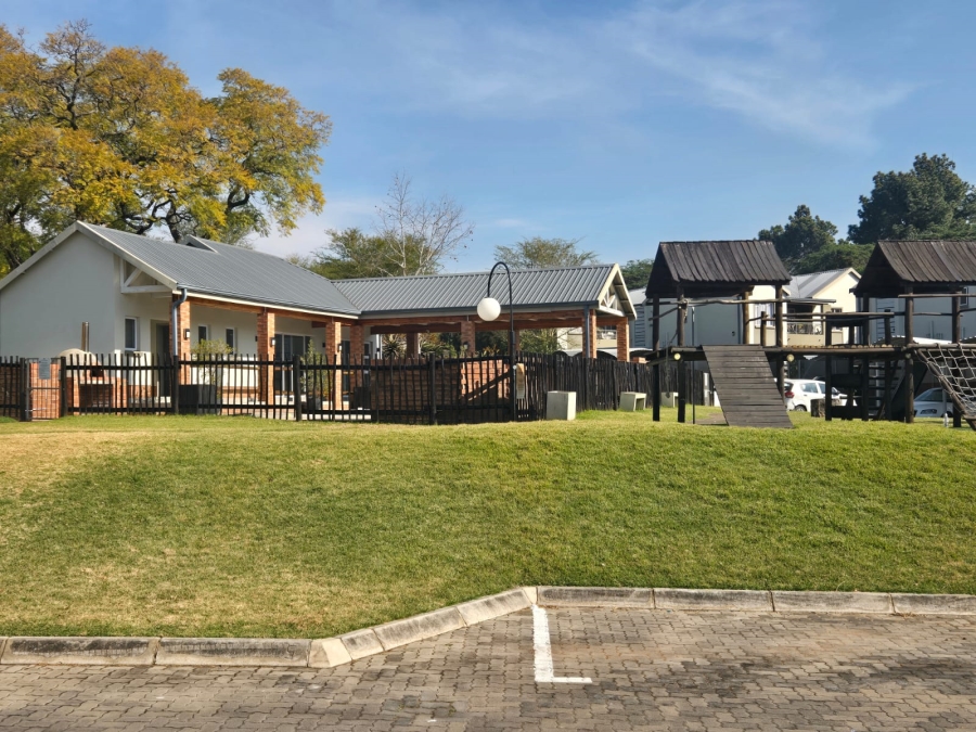 To Let 3 Bedroom Property for Rent in Broadacres Gauteng