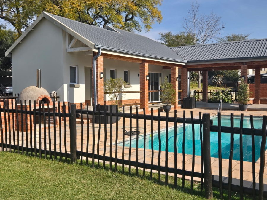 To Let 3 Bedroom Property for Rent in Broadacres Gauteng