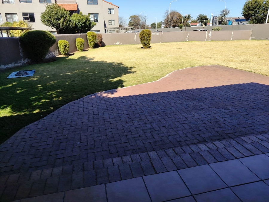 3 Bedroom Property for Sale in Lakefield Gauteng