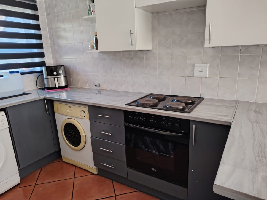 3 Bedroom Property for Sale in Lakefield Gauteng