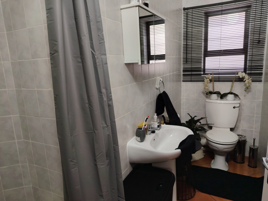 3 Bedroom Property for Sale in Lakefield Gauteng