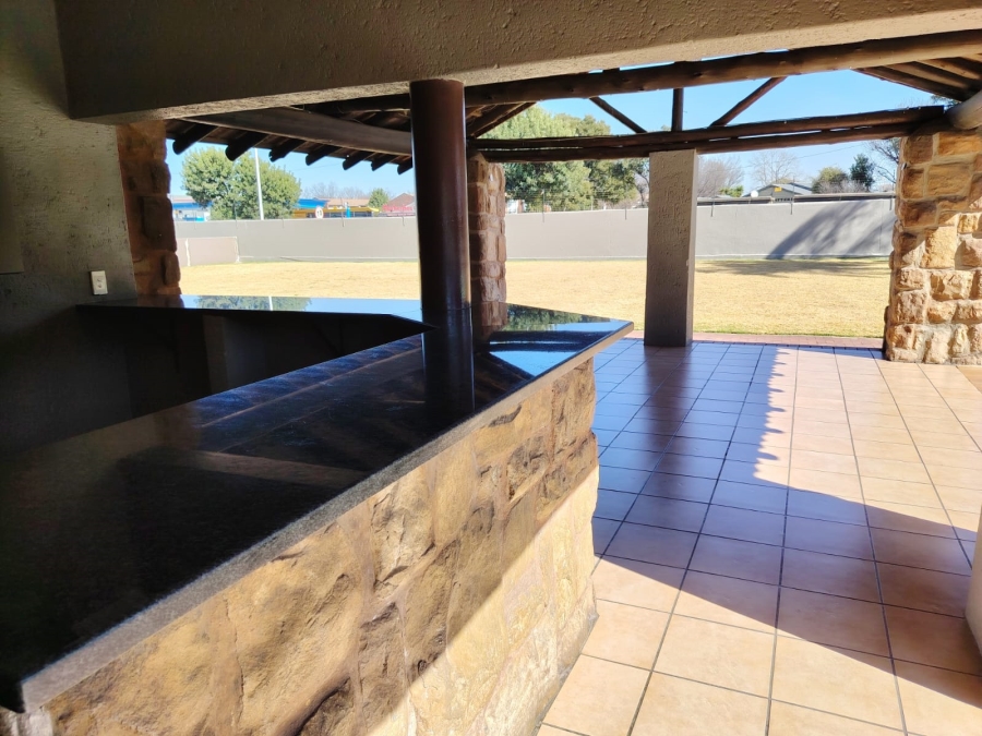 3 Bedroom Property for Sale in Lakefield Gauteng