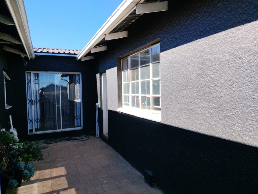 4 Bedroom Property for Sale in Klopperpark Gauteng