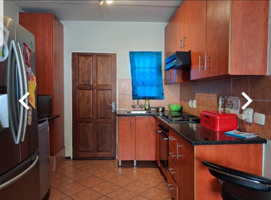 2 Bedroom Property for Sale in Alrode Gauteng