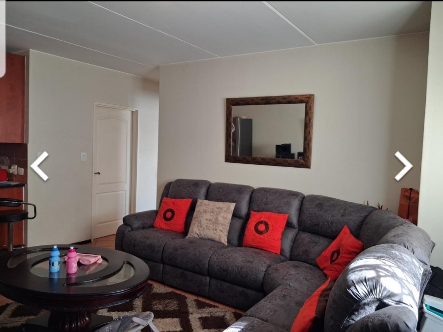 2 Bedroom Property for Sale in Alrode Gauteng