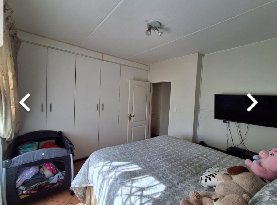 2 Bedroom Property for Sale in Alrode Gauteng
