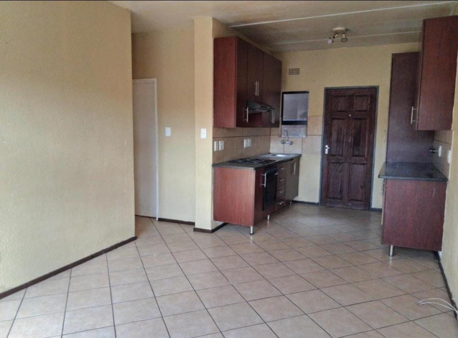 2 Bedroom Property for Sale in Alrode Gauteng
