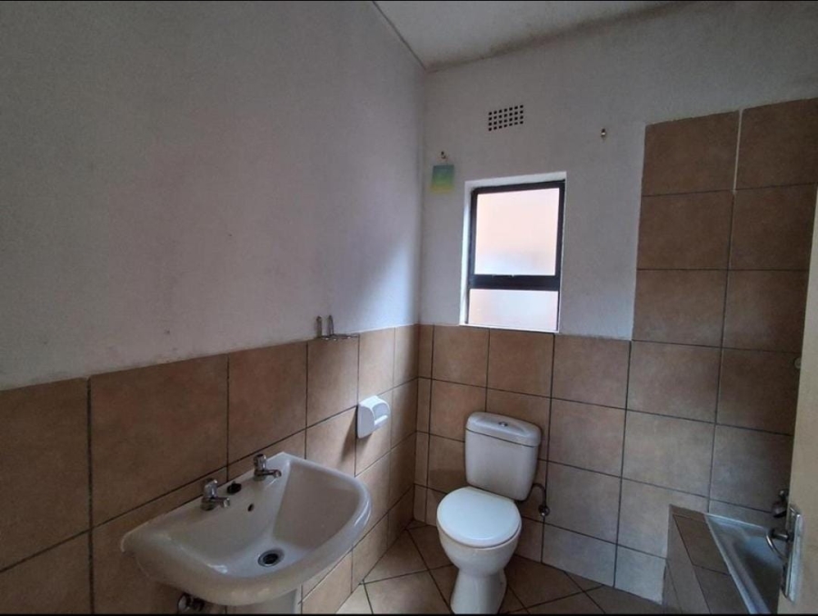 2 Bedroom Property for Sale in Alrode Gauteng