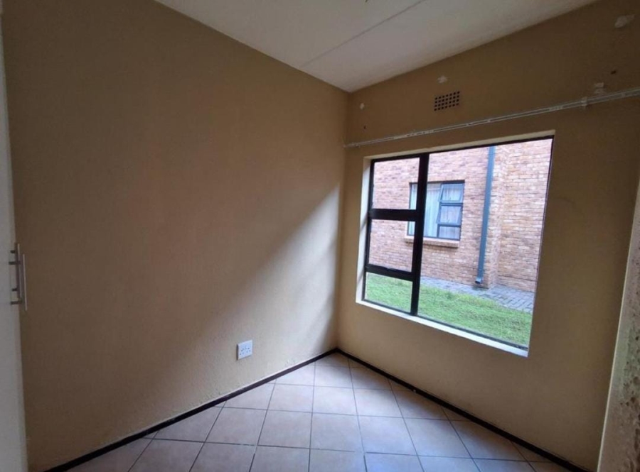 2 Bedroom Property for Sale in Alrode Gauteng